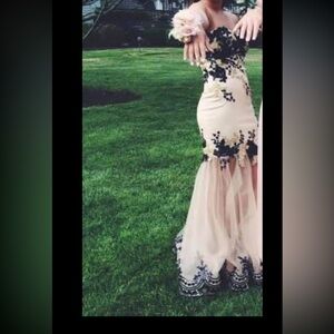 Elegant Black and Cream Lace Dress